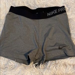 Gray Nike pro spandex